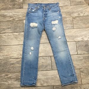 Vintage 501 Levi’s men’s 29x30 fits like women’s 24/25 blue jeans.